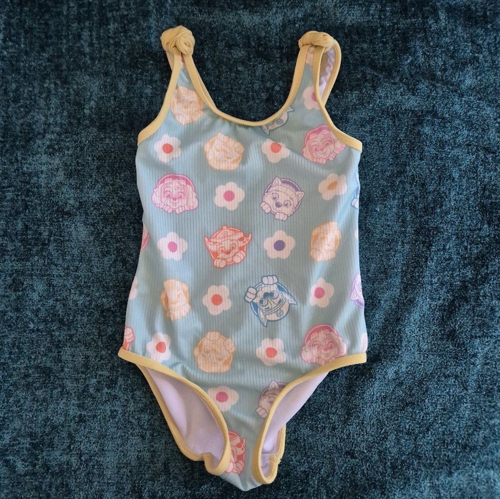 Nickelodeon PAW Patrol White and Yellow Apparel